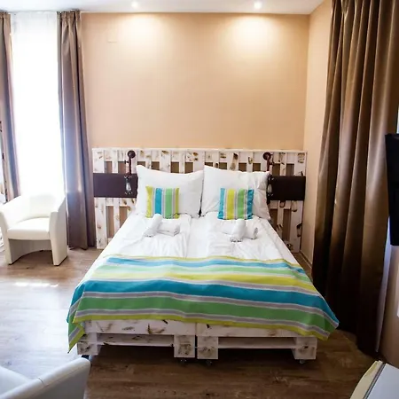 Carpe Diem Hotell 3*